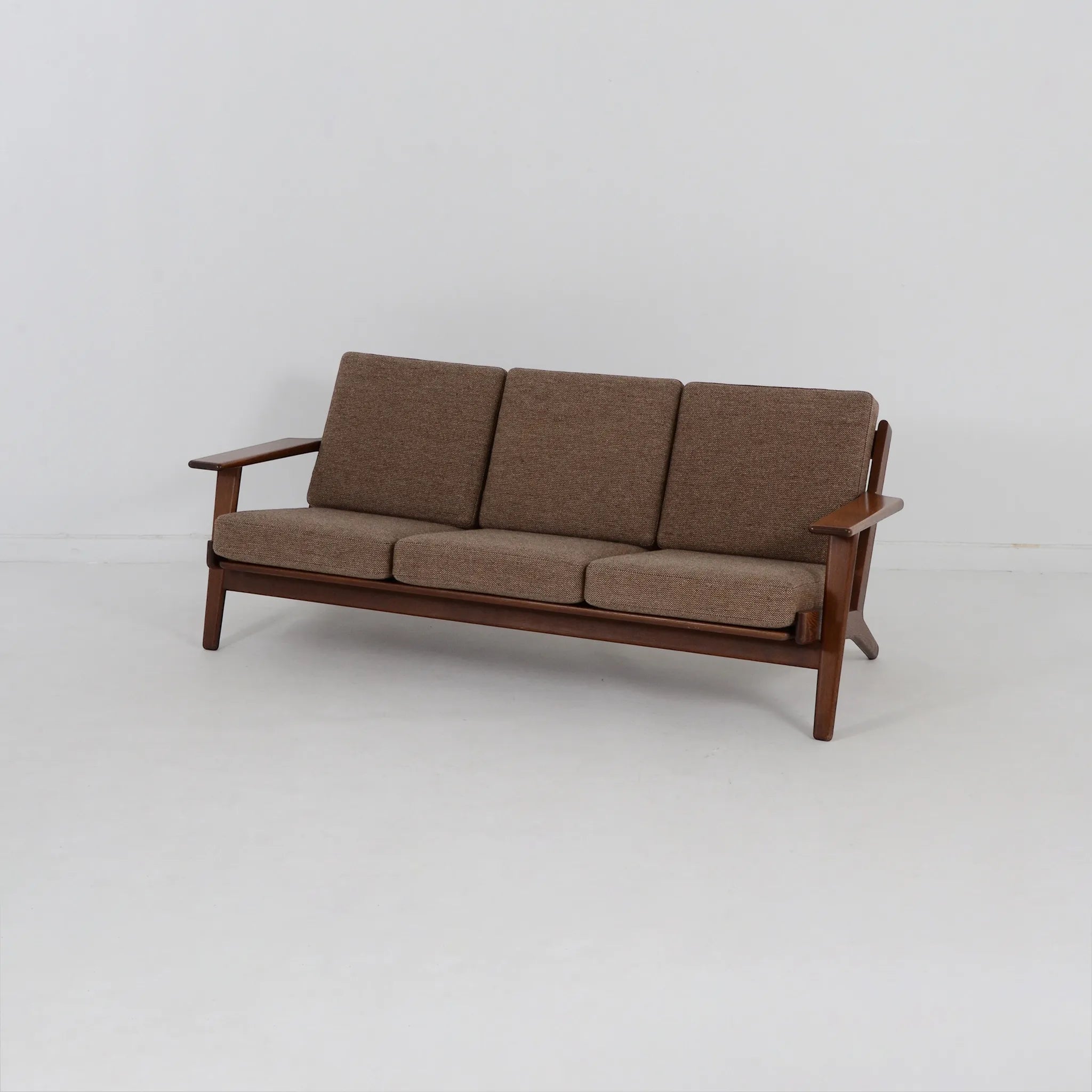Hans J Wegner / ハンス・J・ウェグナー – Tokyo Apartment Store