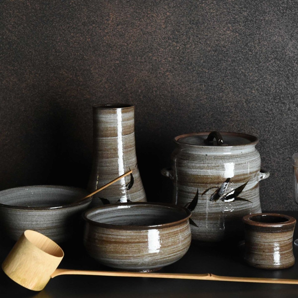 ARITA（有田焼・骨董品） – Tokyo Apartment Store