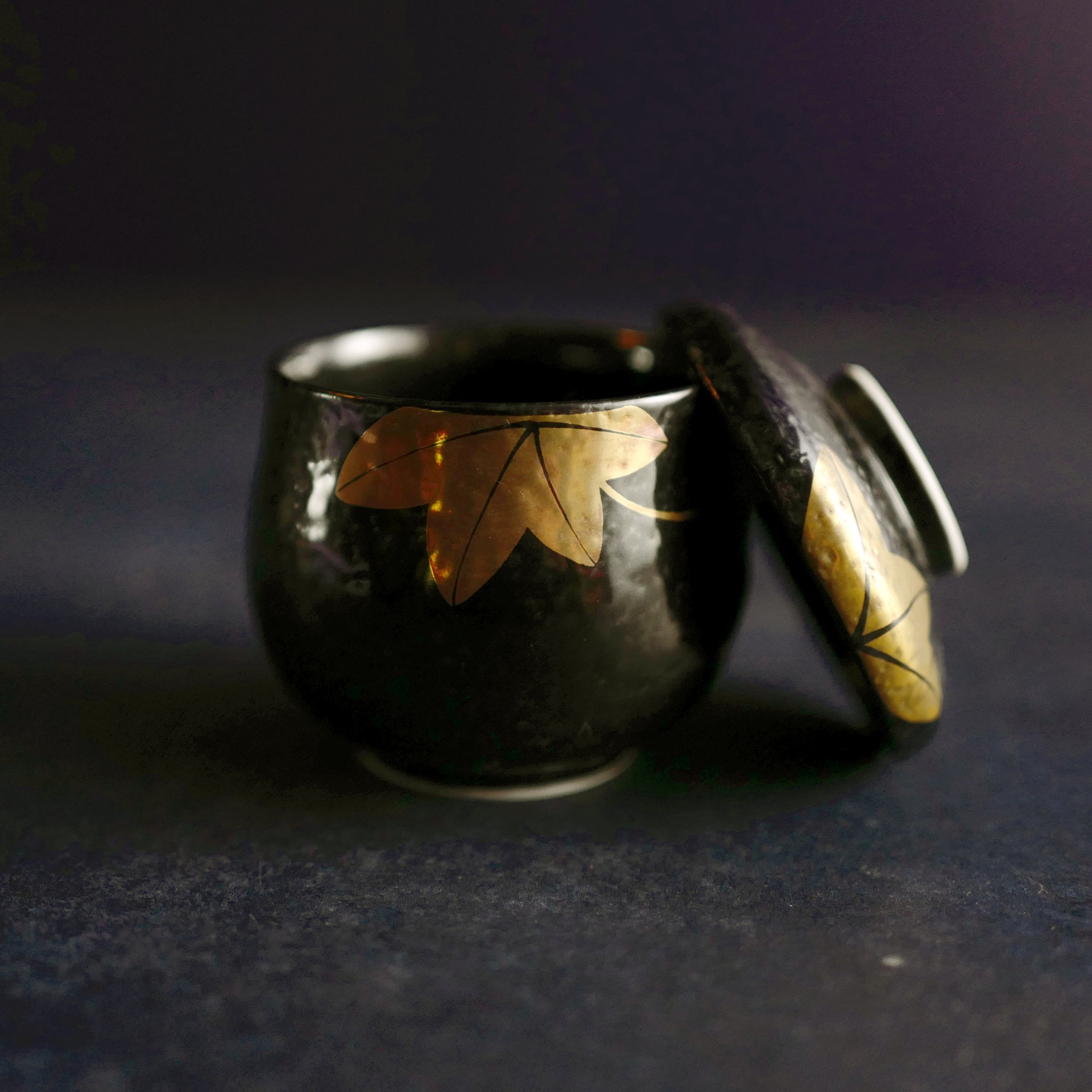 西海陶器 – Tokyo Apartment Store