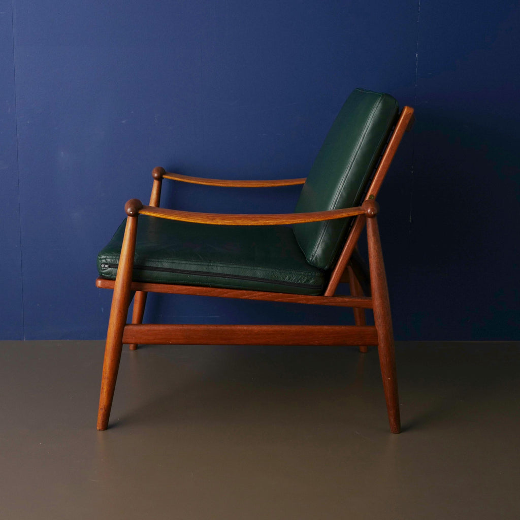 デンマークデザイン　椅子　リビングルーム